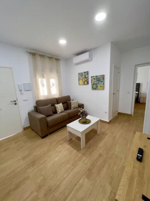 Rockside Residences Suites La Linea La Linea de la Concepcion Bagian luar foto